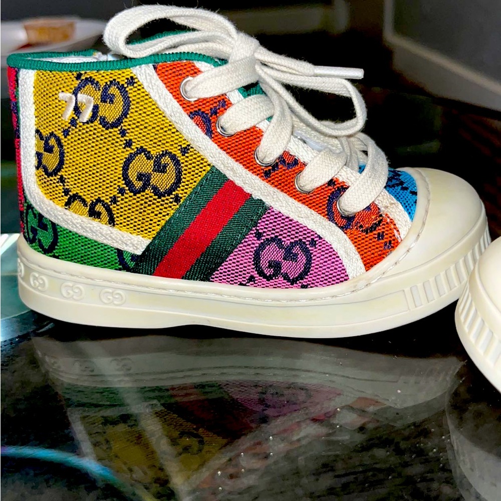 Toddler unisex Gucci shoes multicolored size 22 worn maybe 3 times basically new